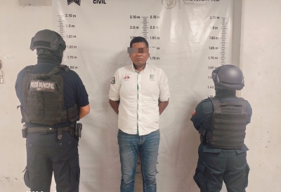 En Cuautlancingo es detenido un hombre por portación de arma de fuego de uso exclusivo del ejército y delitos contra la salud