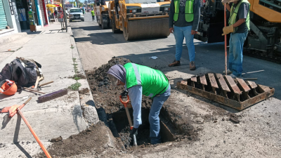 Garantiza Secretar&iacute;a de Infraestructura cuidado de alcantarillas en procesos de pavimentaci&oacute;n