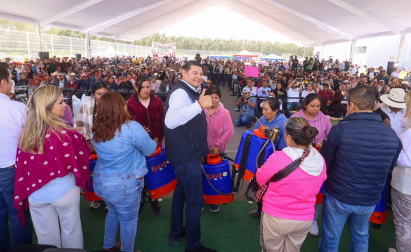 GOBERNADOR ALEJANDRO ARMENTA ACERCA MAQUINARIA Y TECNOLOG&Iacute;A AGR&Iacute;COLA A SAN JOS&Eacute; CHIAPA