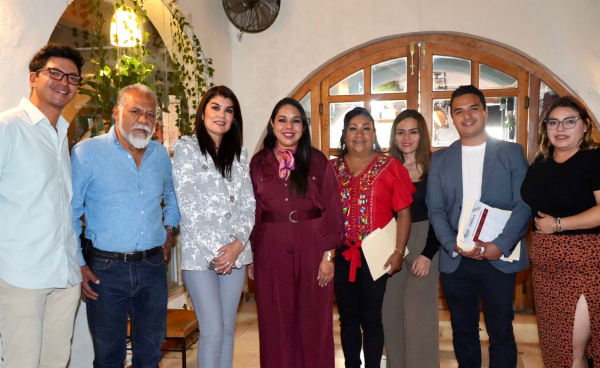 Encabeza Tonantzin Fern&aacute;ndez reuni&oacute;n con sector tur&iacute;stico para fortalecer a San Pedro Cholula