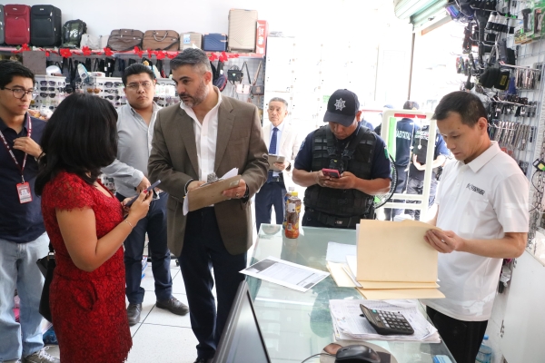 Realizan gobierno estatal y ayuntamiento de Puebla más operativos en tiendas de importaciones