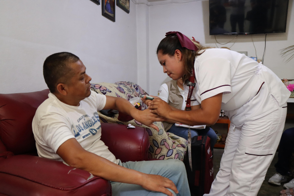 Servidoras y Servidores de la Salud contin&uacute;an con visitas m&eacute;dicas domiciliarias y gratuitas del Programa Salud Casa por Casa en Puebla: Rodrigo Abdala