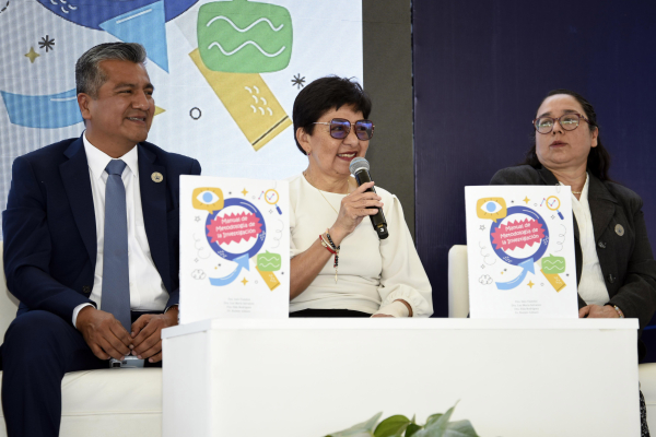 Presentan en Acajete el libro Metodolog&iacute;a de la Investigaci&oacute;n