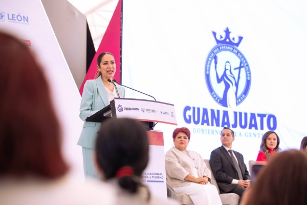 Inaugura Libia Dennise Cumbre de Economía y Turismo 2025