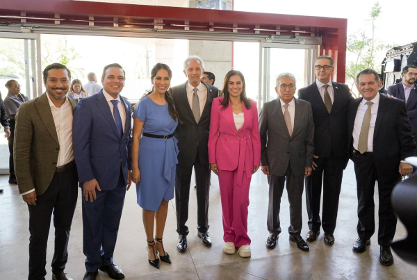 Inaugura Gobernadora Libia Dennise Sala C5 del Poliforum de Le&oacute;n