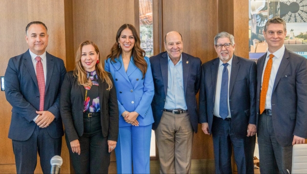 Se reúne Gobernadora con la comunidad migrante en Houston y promueve a Guanajuato con inversionistas de los sectores turístico, energético, automotriz y aeroespacial