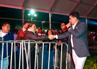 Tonantzin Fern&aacute;ndez y Banda Tierra Sagrada hacen vibrar la Gran Feria Milenaria
