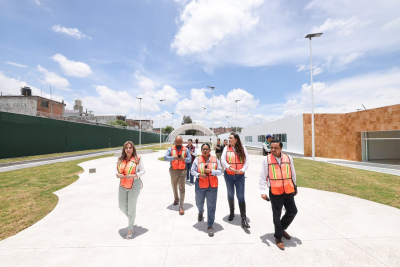 SUPERVISA CECI ARELLANO AVANCE DE OBRA EN CASA DEL ABUE ORIENTE