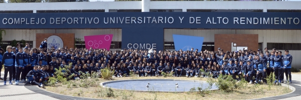 Más de 600 atletas y entrenadores que forman parte de los selectivos recibieron uniformes