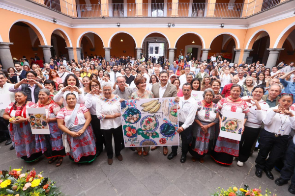 CHILE EN NOGADA LLEVA LA IDENTIDAD DE PUEBLA Y M&Eacute;XICO AL MUNDO