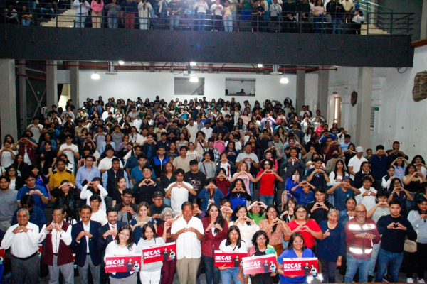 Con Becas Quetzalc&oacute;atl, Tonantzin Fern&aacute;ndez apuesta por el futuro de la juventud