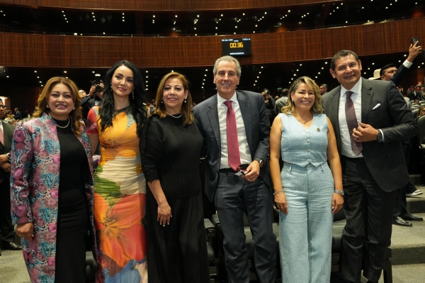 Presentes Armenta y Chedraui en la Cámara de Diputados por el 494 Aniversario de la Fundación de la Ciudad de Puebla
