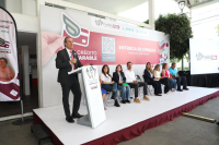 Entrega Pepe Chedraui cr&eacute;ditos a emprendedoras y emprendedores para fortalecer la econom&iacute;a local