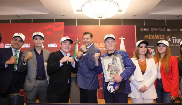 EN PUEBLA, JULIO C&Eacute;SAR CH&Aacute;VEZ Y JORGE "TRAVIESO" ARCE ENCABEZAR&Aacute;N PELEA CON CAUSA