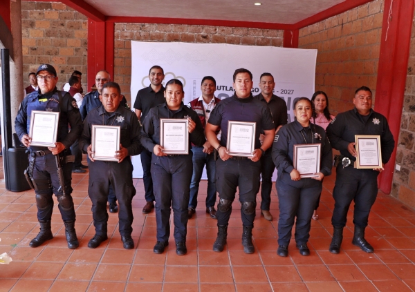 Omar Muñoz reconoce labor de elementos policíacos que han destacado en sus funciones